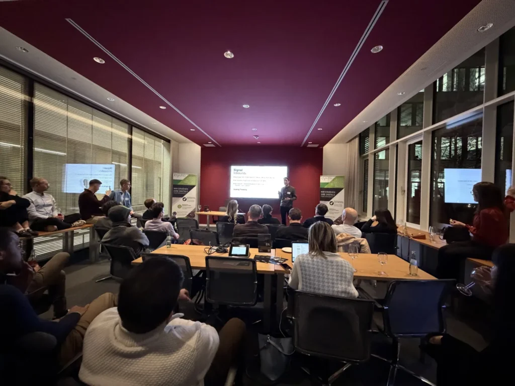Publikum beim SEO Meetup München #17 während der Vorstellung von Signal Inbound